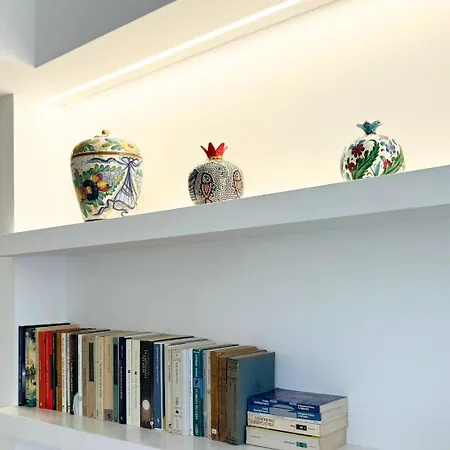 Romane - Spacious, High Floor With Terrace רומא
