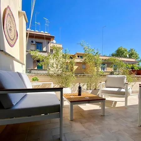 Romane - Spacious, High Floor With Terrace רומא