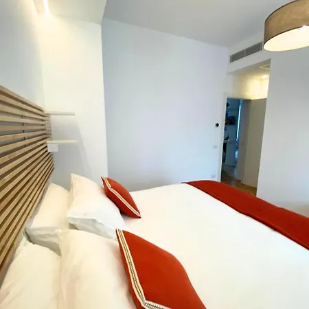 Romane - Spacious, High Floor With Terrace Appartamento *