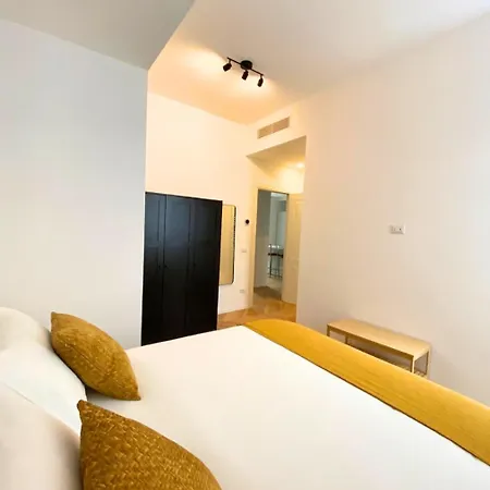 Romane - Spacious, High Floor With Terrace * Roma