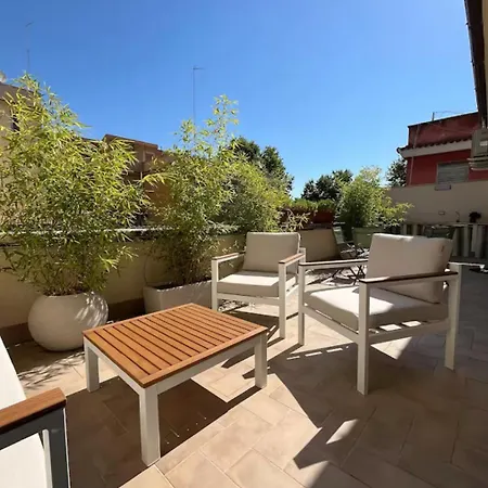 Romane - Spacious, High Floor With Terrace דירה