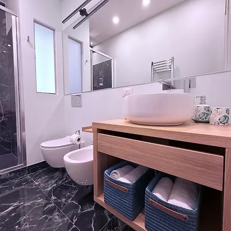 Spacious With Outdoor Terrace Near Vatican - Romane