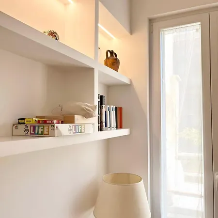 Spacious With Outdoor Terrace Near Vatican - Romane Lägenhet *