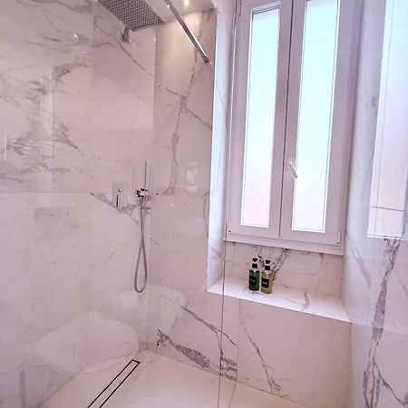 Spacious With Outdoor Terrace Near Vatican - Romane