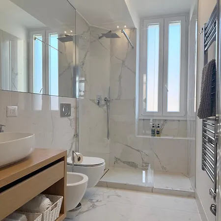 Spacious With Outdoor Terrace Near Vatican - Romane Lägenhet Rom