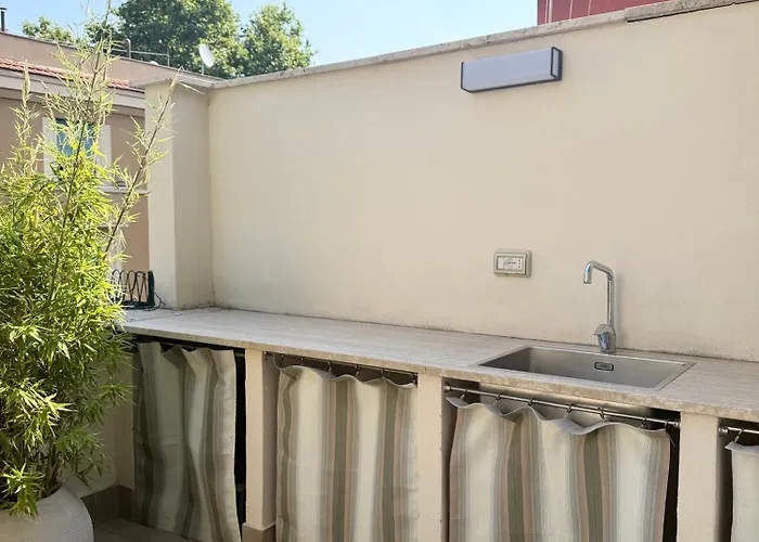Апартаменты Spacious With Private Terrace Near The Vatican - Romane Рим